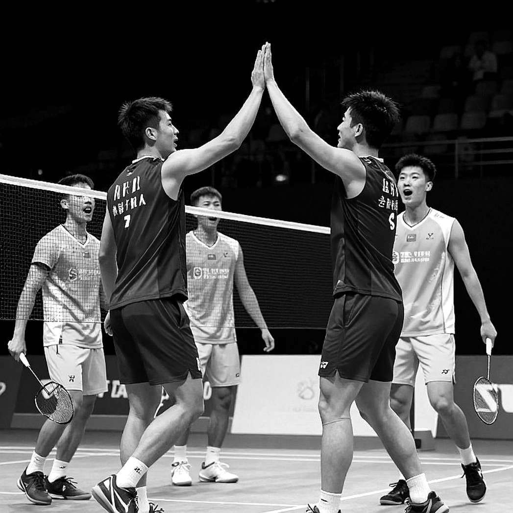 Alwi Farhan tập cùng Kento Momota trước Asian Games 2026: Khoảng trống dữ liệu giữa một buổi tập và một kỳ vọng