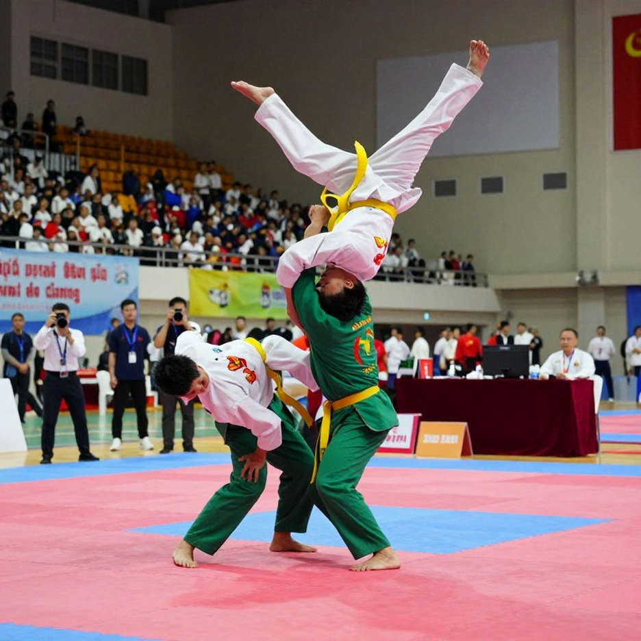 Bàn kim loại gây nhiễu, chuột có dây và một vòng đấu không được tua lại: Valorant tại Thượng Hải và câu hỏi về tính toàn vẹn thi đấu