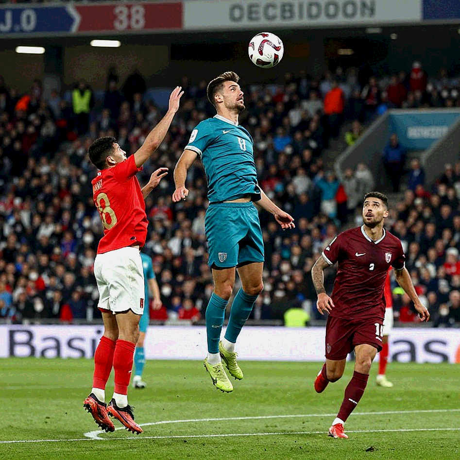 Real Madrid gạt Mendy khỏi Champions League: Nước mắt nào cho người ở lại?