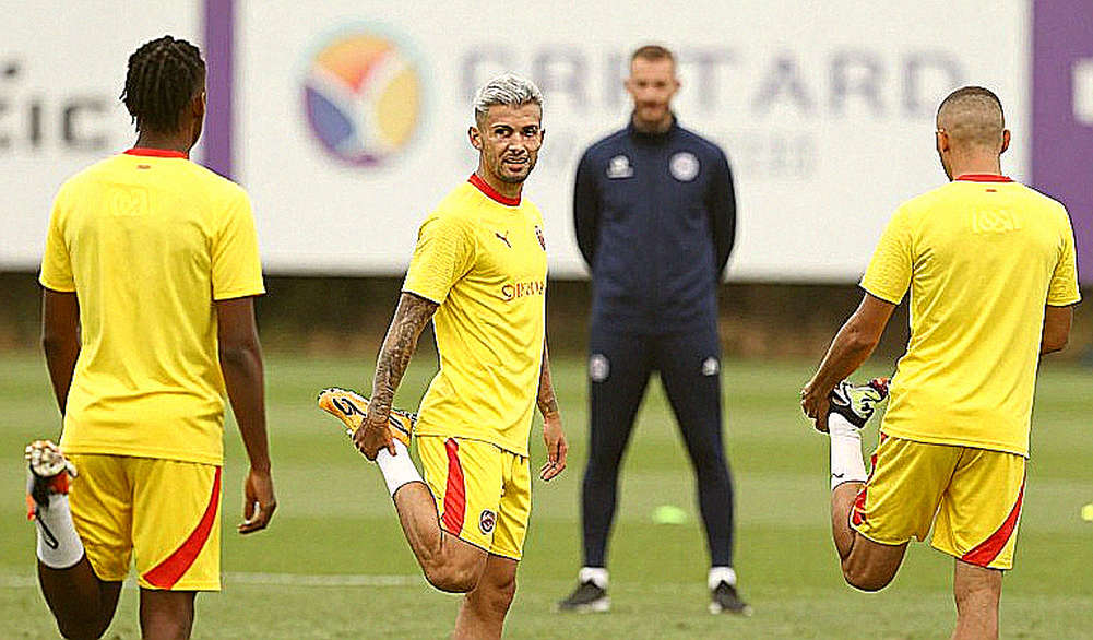 Ghế của Kim Sang-sik, hồ sơ của Cristiano Roland và khoảng lặng trong dữ liệu